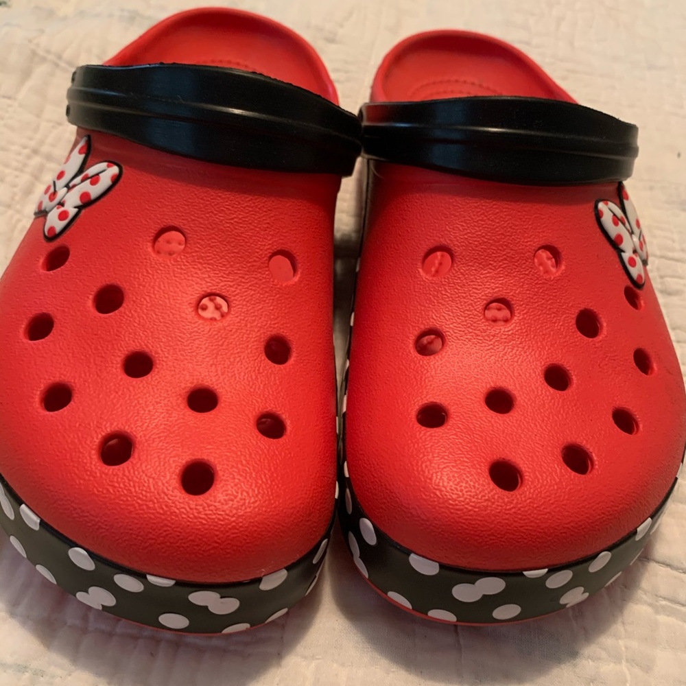 Minnie Mouse Crocs